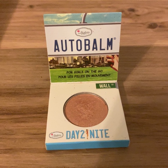 Eye shadow! - Picture 3 of 3